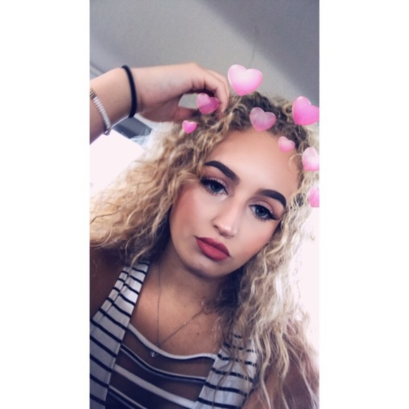 Meet your Posher, Hailey - Picture 1 of 1